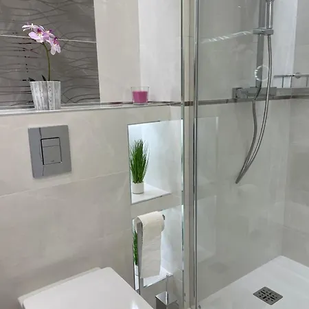 Lovely New By The Parliament Apartment Budapest
