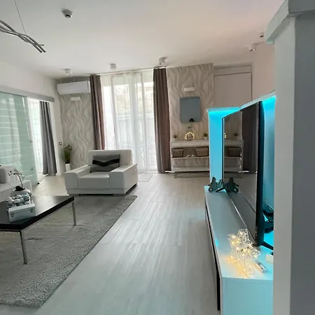 Lovely New By The Parliament Apartment Budapest